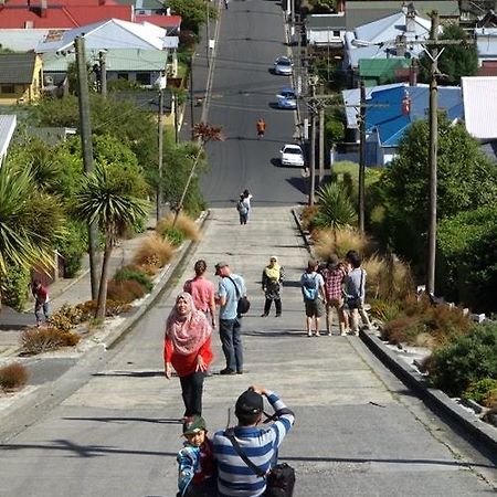 더니든 Sleep On The Steepest Street In The World! B&B 외부 사진